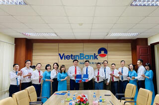 Viettel Quảng Ninh ký kết hợp tác với VietinBank Quảng Ninh trong chuyển đổi số toàn diện